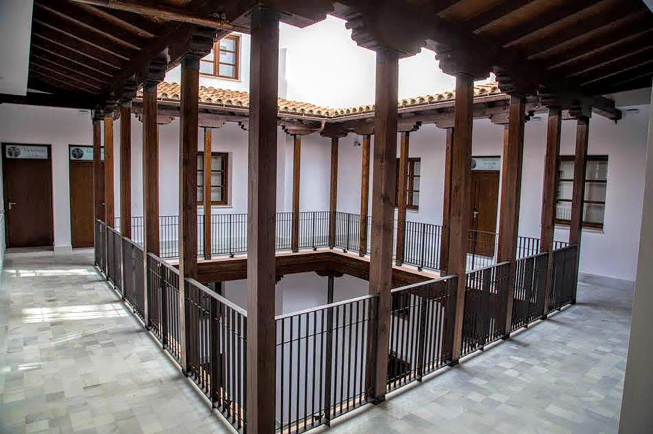 Palacio Del Siglo XVII Frente A Los Jardines De Murillo Севілья Екстер'єр фото